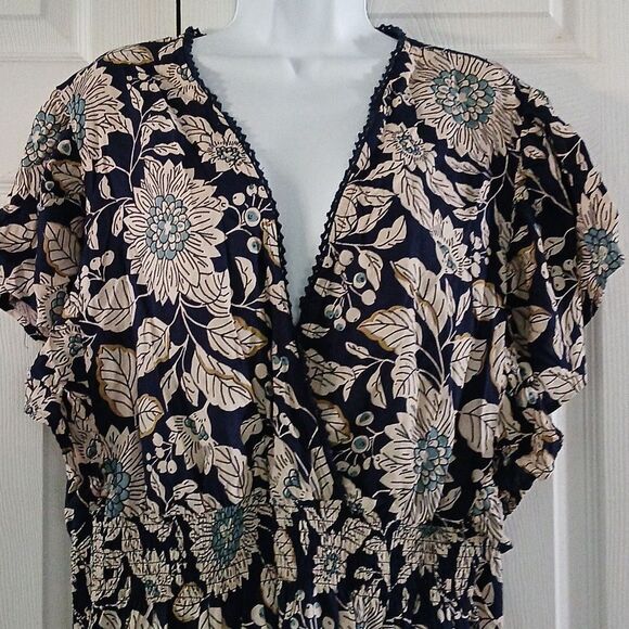 Angie navy ivory floral peasant vneck blouse Sz 3X NWT - Picture 3 of 6